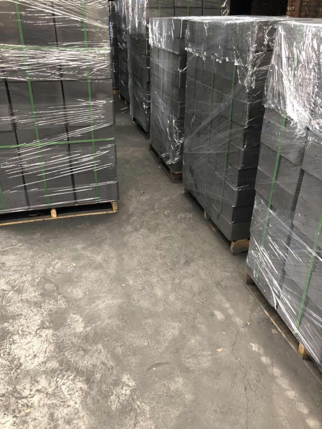 石墨坩埚